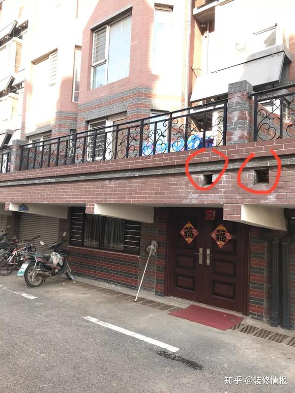 露天阳台一定要用大地漏,至少是150毫米的,另外在阳台墙上要留溢水口