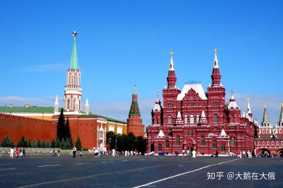 红场是俄罗斯首都莫斯科市中心的著名广场,位于莫斯科市中心,西南与