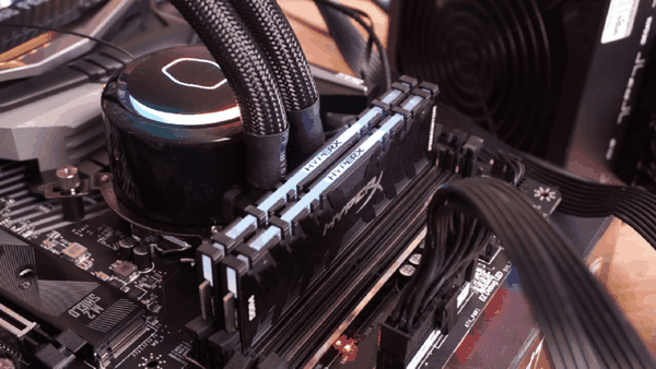 随机展示三种灯条的rgb效果,hyperx这款灯条一共有八种灯效可以选择.