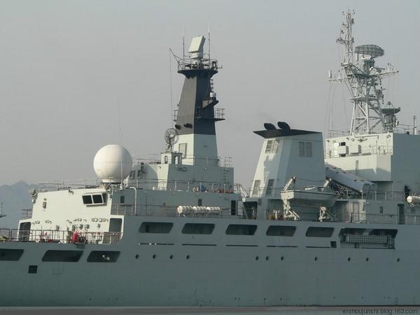 华罗庚号综合试验舰上的新型相控阵雷达