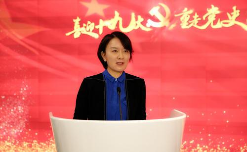 北大才女卢新宁文字经历写作特点介绍以及讲话文章目录