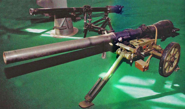 (10)56式75mm无后坐力炮        该炮是52式75mm无后坐力炮的改进型