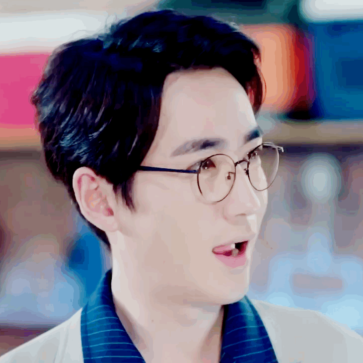 白宇都不知道干什么呢,也不参加活动,不是说白宇的公司比朱一龙的好吗