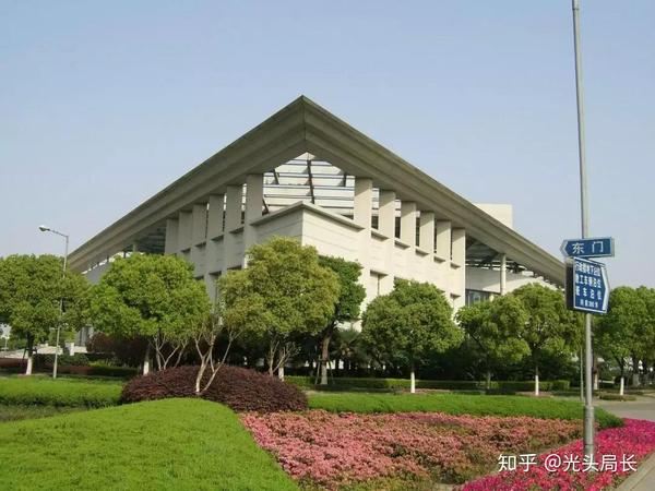 上海大学宝山校区环境建筑分析(二)