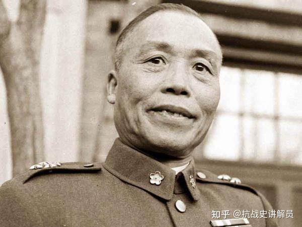 1943年调任中国远征军司令, 指挥滇西反攻战役;收复滇西全部失地.