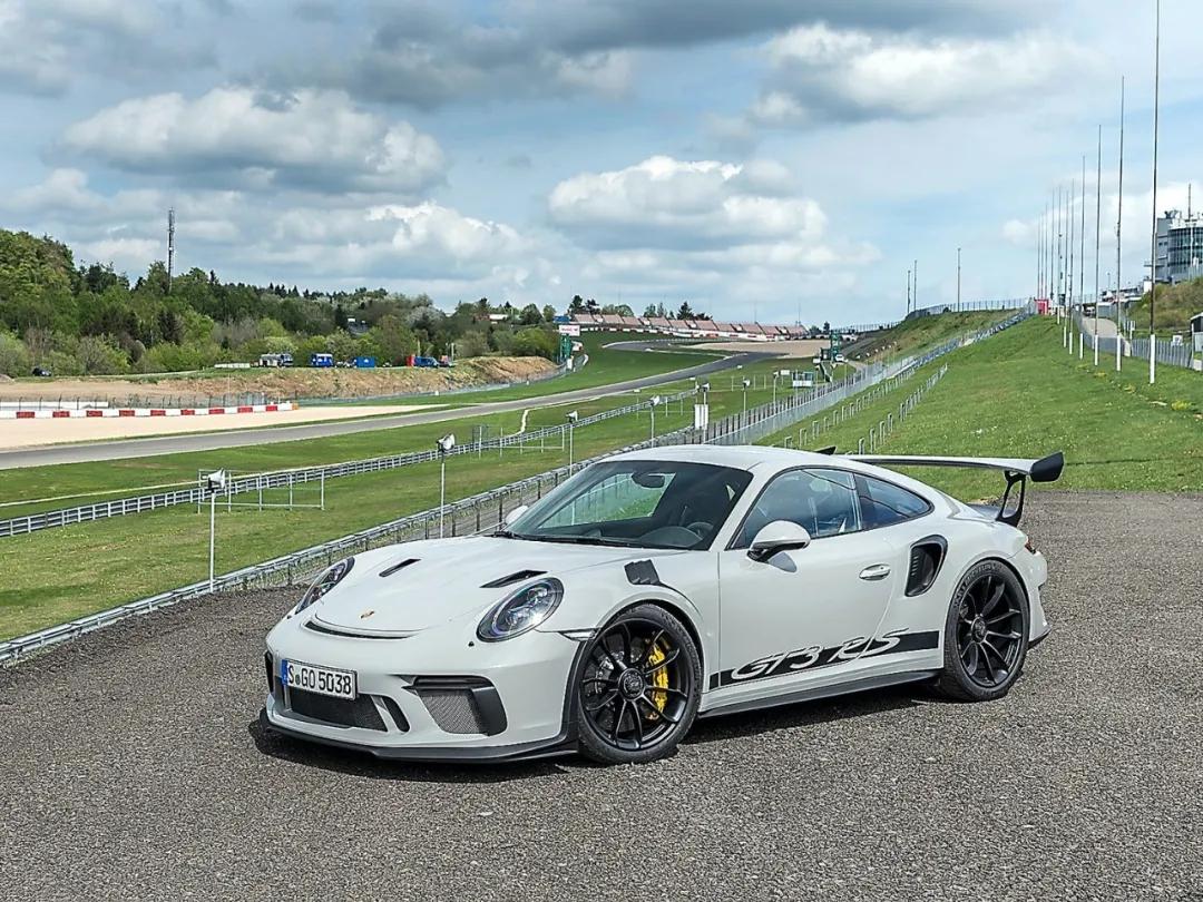 保时捷911Gt3,保时捷911GT3壁纸 保时捷911 gt3该怎么美,你说了算