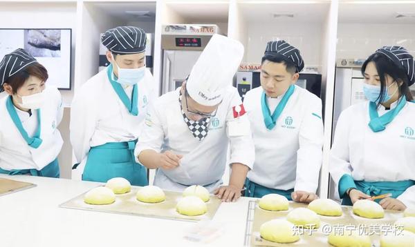 入行这么久,你知道你是西点师还是烘焙师吗?