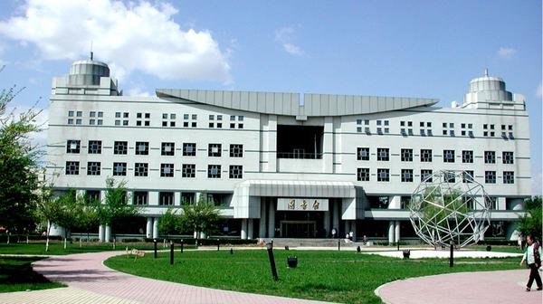 哈尔滨工业大学(简称哈工大)隶属于工业和信息化部,拥有哈尔滨,威海