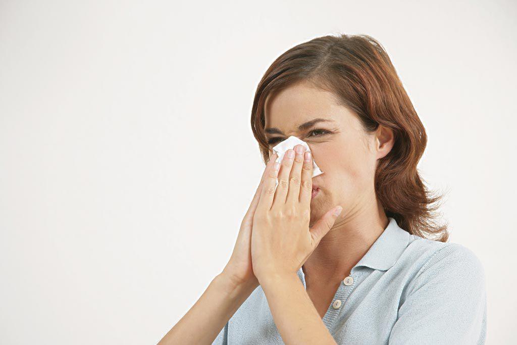鼻炎会引起眼睛痒_过敏鼻炎眼睛痒怎么办_过敏性鼻炎眼睛痒的厉害怎么办