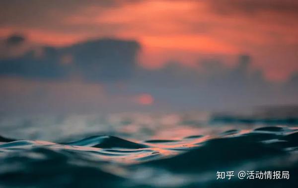 冷静思考,中年公关活动人该怎么办?