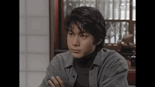 直树听到琴子要搬走突然抬头,表情很吃惊