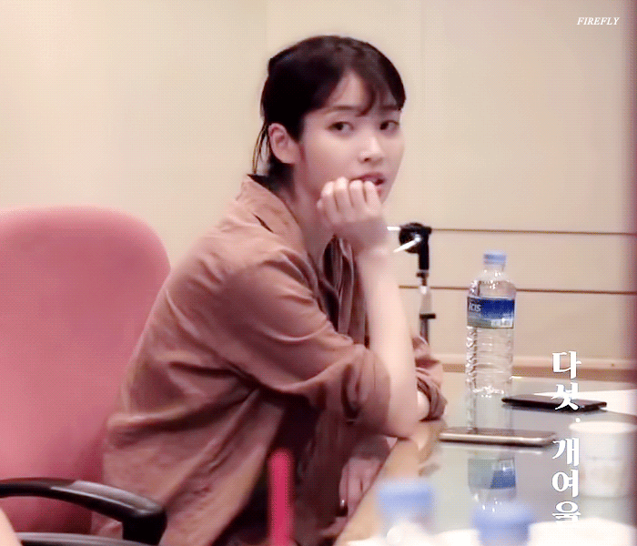 属于iu的表情包和美照和动图