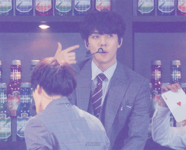 关于吴世勋的gif? - 知乎