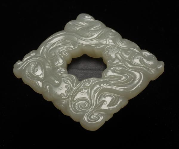 宋  白玉 螭纹佩  杭州宋代玉器艺术馆藏