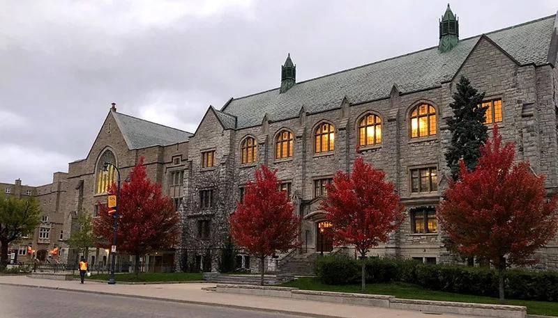 皇后大学