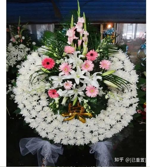 送花圈:对逝者送花圈有哪些禁忌或者注意事项吗?
