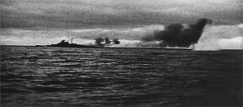 还有单座炮塔所有火炮齐射的情况,比如沙恩姐妹追击光荣号