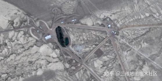 从谷歌卫星地图上看美国著名的51区,各种奇观建筑究竟