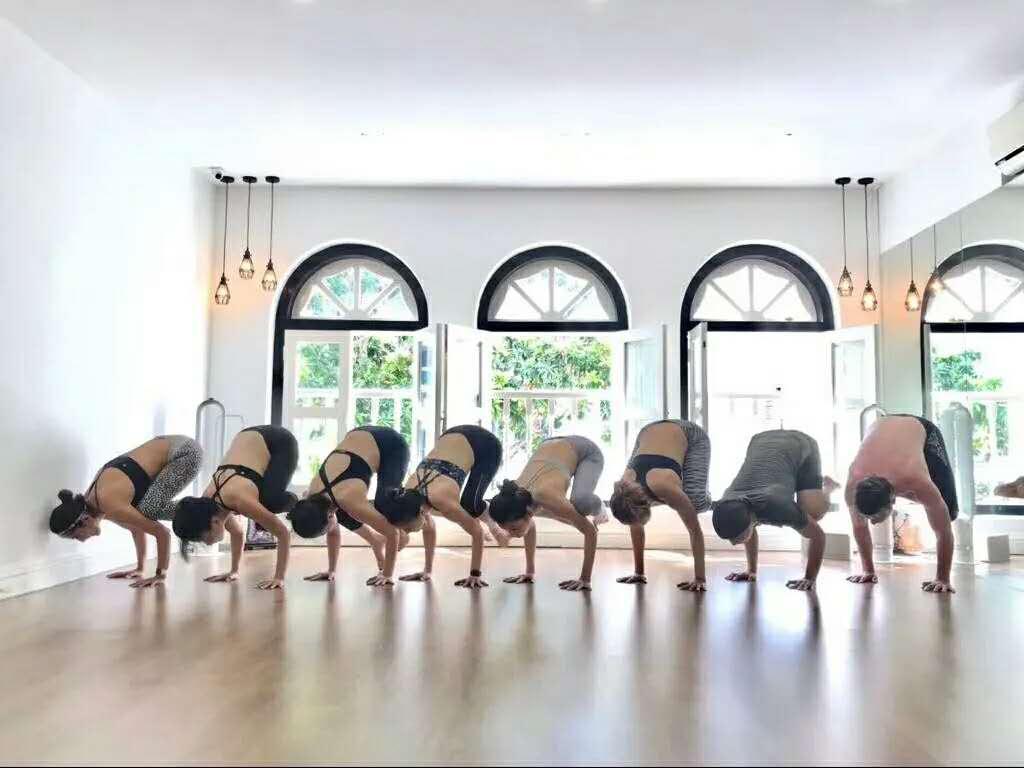 瑜伽老师的起跑线 ryt,全称【registered yoga teacher】,是美国