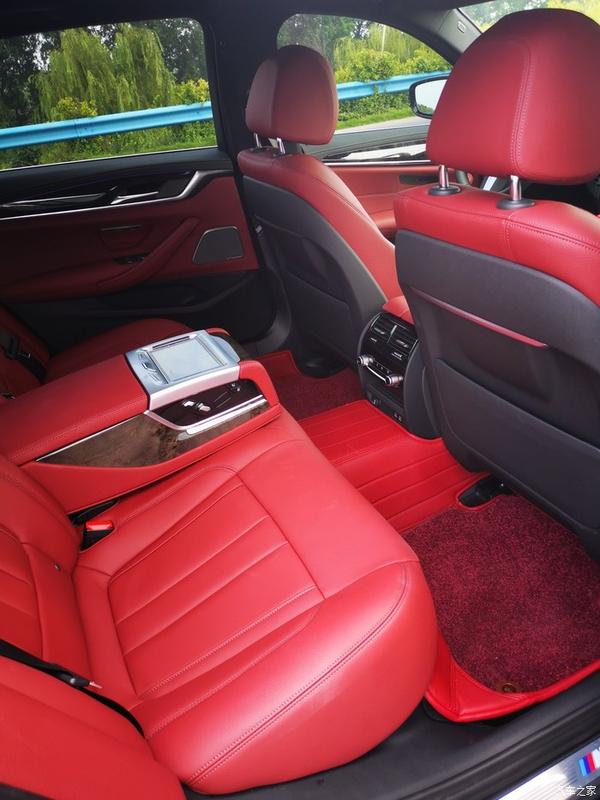 宝马525lim运动套装提车记舒适性也是同级最好