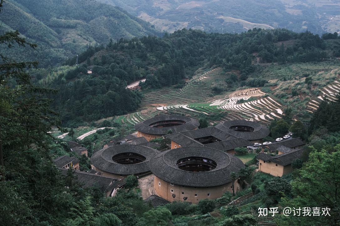 大概6年前,我就来过永定这边的土楼,去过四菜一汤和土楼王.