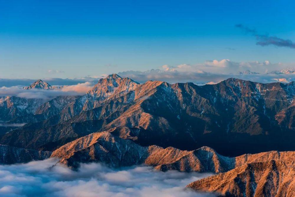 泸定两县牛背山景区总规划面积394平方公里封闭施工的牛背山景区即将