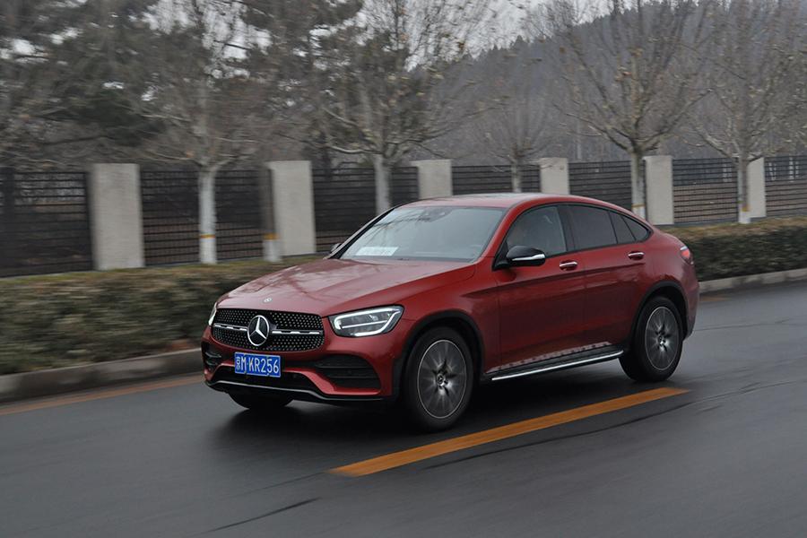奔驰glc300coupe,奔驰glccoupe300 动静相宜的跨界suv 测试奔驰glc coupe 300