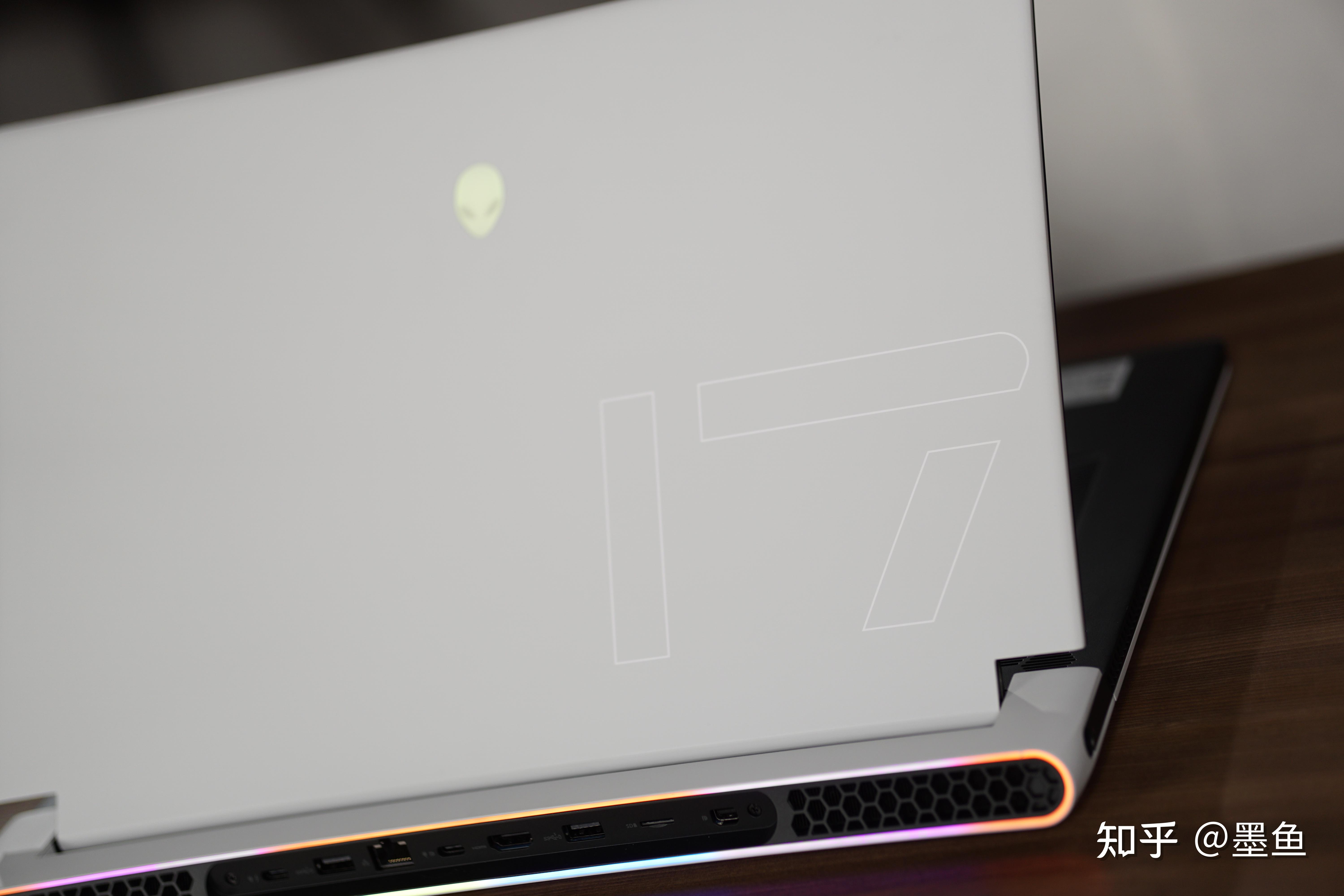 四个风扇的性能怪兽外星人alienwarex17外观拆机