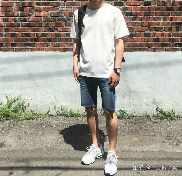 中等身材偏瘦的男生在夏季如何穿搭?