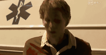 到了马路上 什么叫 no 作 no die,这回算是明白了 在警察的重重包围下