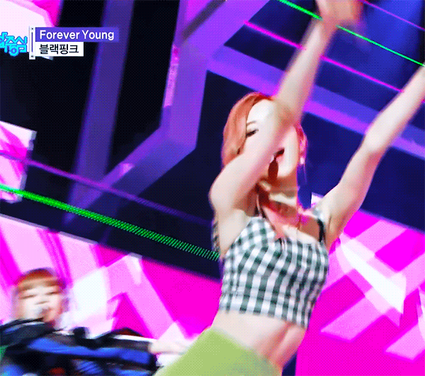 韩国女团成员有哪些惊为天人的瞬间?