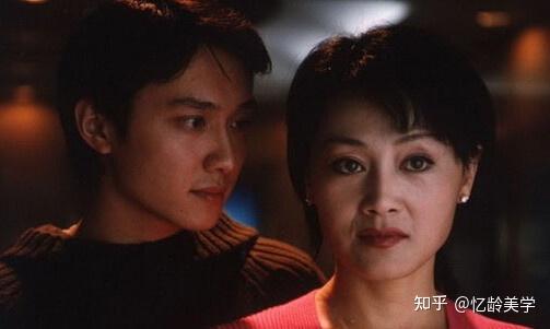 他大12岁的王姬,主演了电视剧《爱情密码》这部"姐弟恋"题材的爱情片