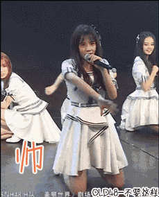 为什么在48group中滑跪这个动作这么流行?有什么经典的动图吗?