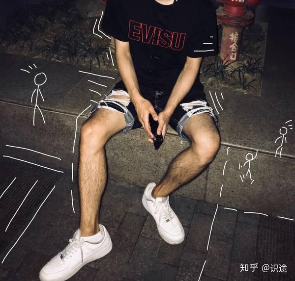 男生腿毛浓密穿短裤是一种什么体验?