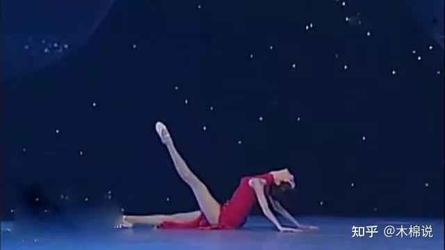 2004年,她又凭借《胭脂扣》,在第六届全国舞蹈大赛获得 金奖.