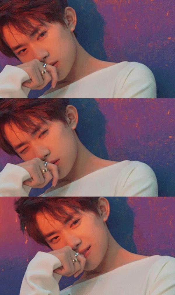 易烊千玺的照片