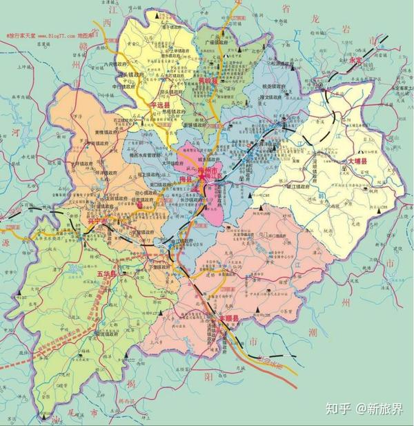 目前,梅州市以"梅开六瓣"为空间组合,即以梅江区,梅县区为花心,以