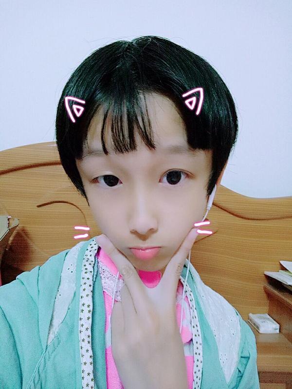 女生自拍修图前和修图后会有多大差别?