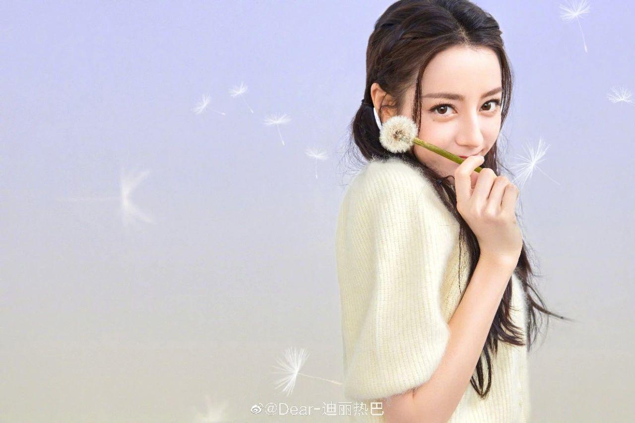 迪丽热巴壁纸:世上那么多人只有你惊艳我,是我见过最完美的女孩