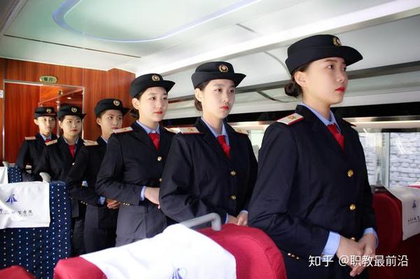 牡丹江航空学院高铁乘务员服务礼仪要求你了解多少