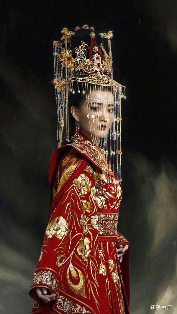 有没有哪个明星在古装剧中的凤冠霞帔让你印象深刻?