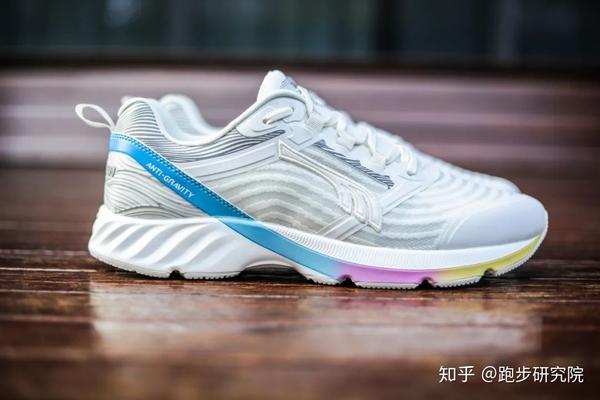 亚瑟士(asics) gt-1000