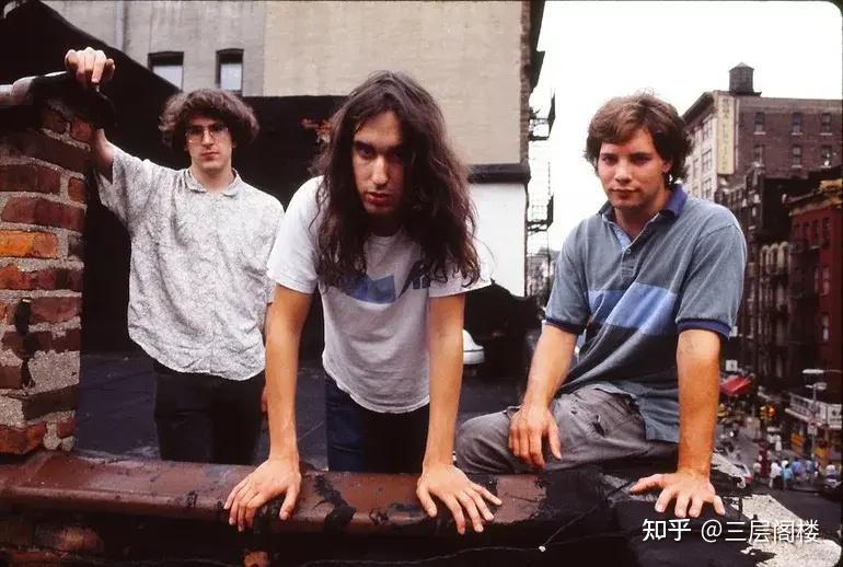 1 sonic youthnirvana之前,美国最最出名的摇滚乐队是谁呢?