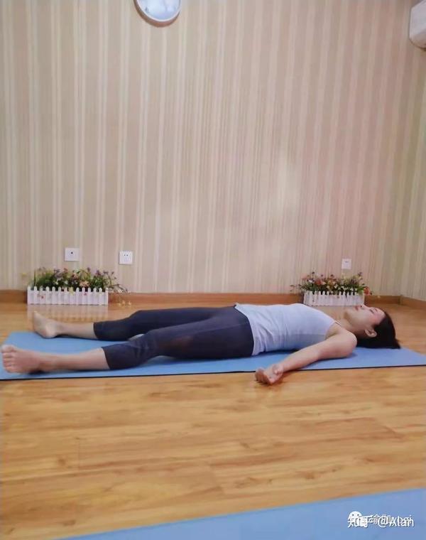 这几招瑜伽体式,不但可以提高睡眠质量,还能调和五脏