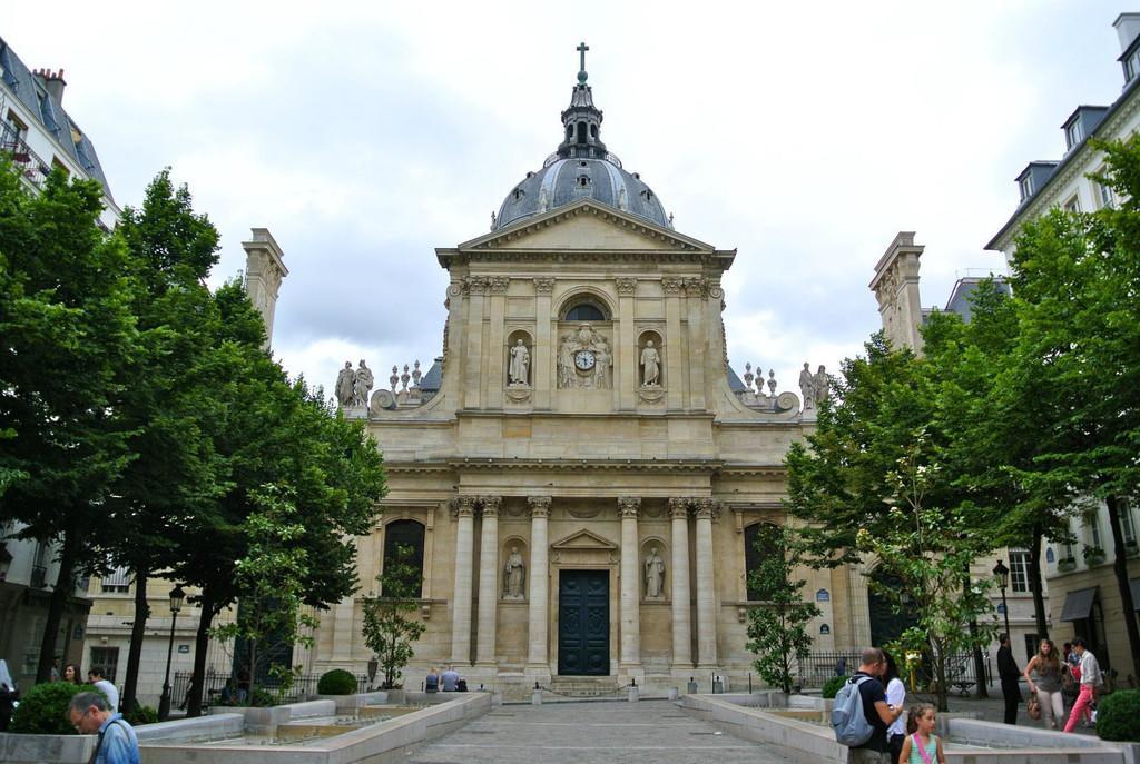留学知识巴黎大学的校园生活怎么样