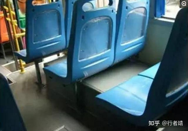 为什么公交车的座椅间距这么挤有更好的设计吗