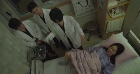 不止医生,这份尴尬即使出了产房依旧存在,它可能来源于 你最亲近的