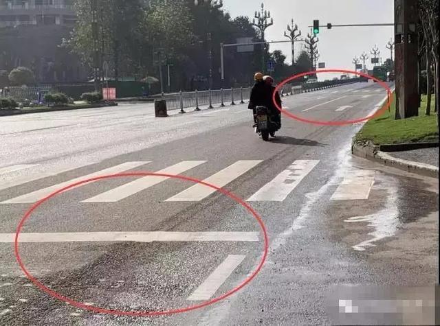 红绿灯口有2条停止线,应该停在哪条线等红灯?