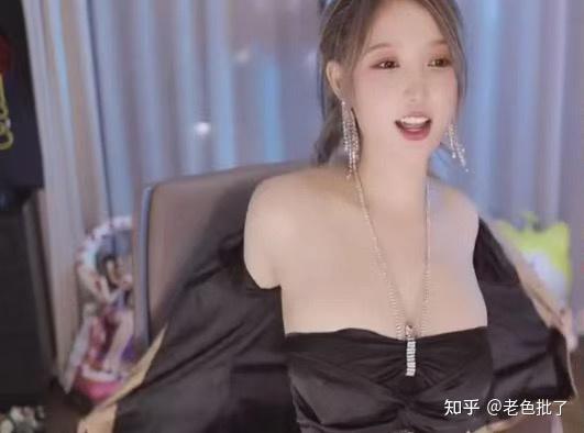 斗鱼女主播米娜直播间上演国产修水管剧情