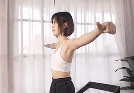 一般我们锻炼手臂 主要会活动到的肌肉有3个:肩头的三角肌,手臂前侧